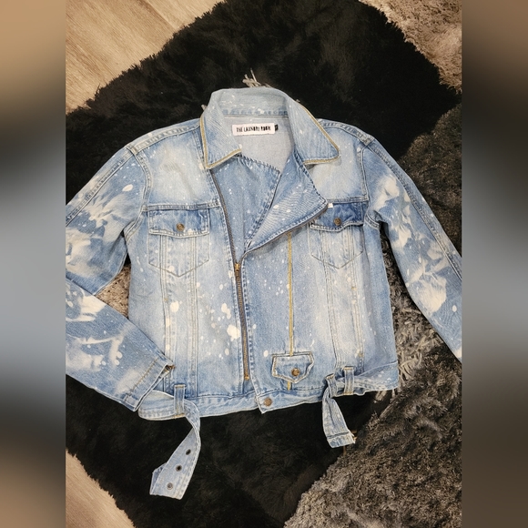 Super cute Denim jacket from the laundry room - Picture 3 of 4